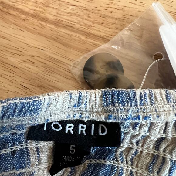 Torrid Women's Plus Size Linen Blend Button-Front Crop Tank - Size 5 - NWT - Picture 2 of 10